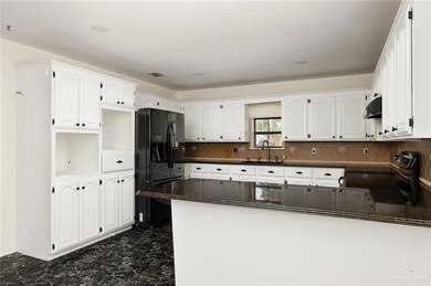 2010 Priscilla Ln, Edinburg, TX 78539 - photo 5