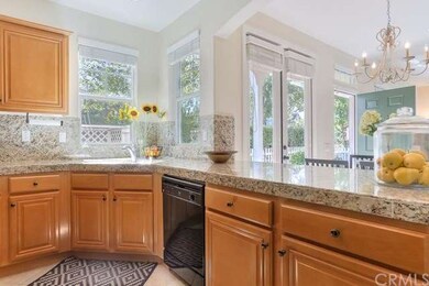 Beautiful maplewood cabinets adorn your kitchen al