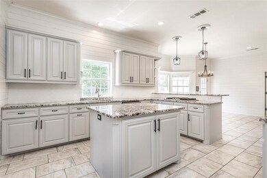 1207 Kiowa Dr E, Gainesville, TX 76240 - photo 6