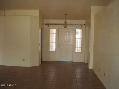 023-136044 Foyer