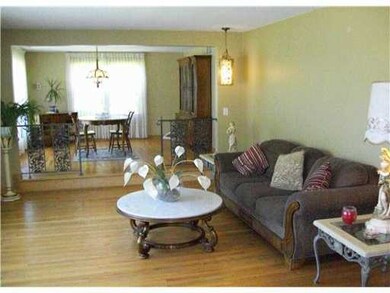 2 Elmhurst Dr, Greenville, RI 02828 - photo 5