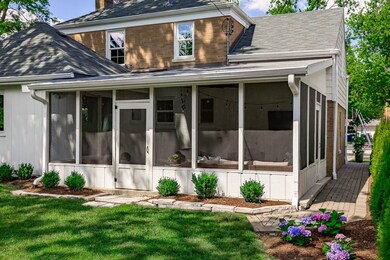 27 Iroquois Dr, Clarendon Hills, IL 60514 - photo 5