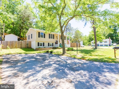 6951 Heather Dr, Bryans Road, MD 20616 - photo 2