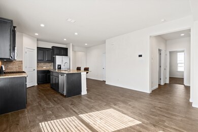 1211 Dublin Dr, Cleburne, TX 76033 - photo 6