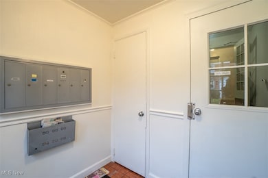 2401 Euclid Heights Blvd unit A2, Cleveland, OH 44106 - photo 3