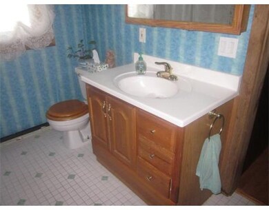 28 Green St unit 2, Dudley, MA 01571 - photo 6