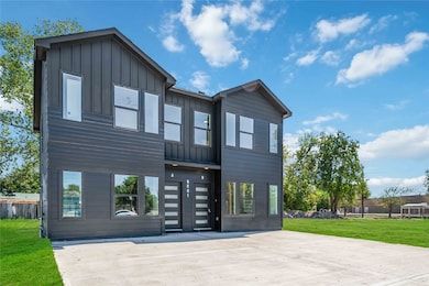 8201 Calhoun Rd unit A/B, Houston, TX 77033 - photo 2