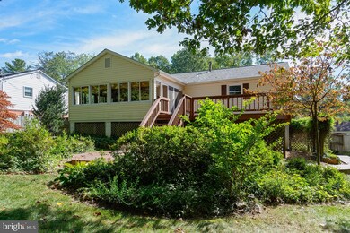 9426 Winterberry Ln, Fairfax, VA 22032 - photo 2