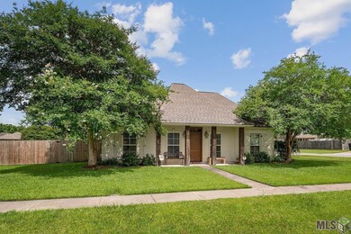 6406 Woodside Dr, Zachary, LA 70791 - photo 2