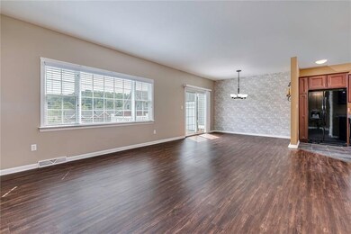 Easy cleaning beautiful NEW wood style laminate fl