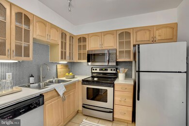 The Gibson unit 404, Washington, DC 20037 - photo 5