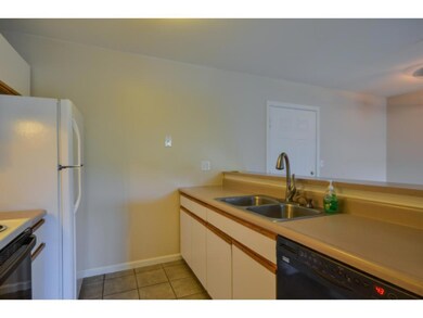372 Hildred Dr unit 372, Burlington, VT 05401 - photo 4