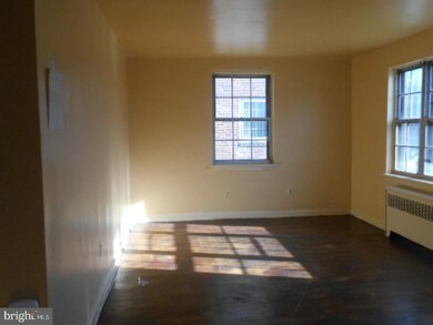 114 W Parkway Ave, Chester, PA 19013 - photo 5