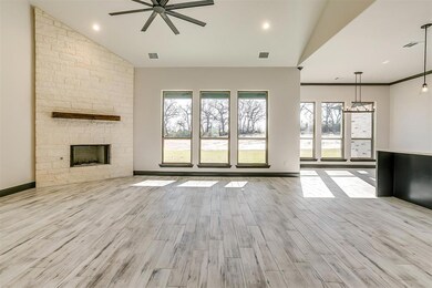 1023 Alex Dr, Springtown, TX 76082 - photo 6