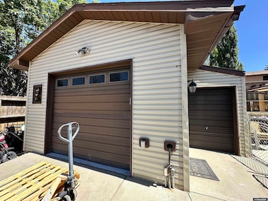 2030 Carson St, Rock Springs, WY 82901 - photo 3