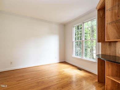 005-1280x960-office