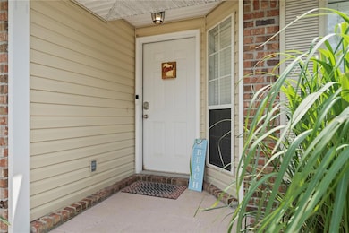 Front door says, Come on in!