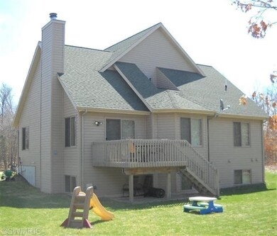 9581 Chickadee Dr, Newaygo, MI 49337 - photo 2
