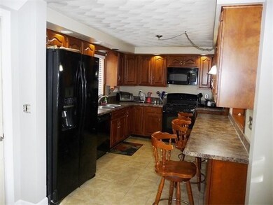 120 E Cambridge St, Lawrence, MA 01843 - photo 3