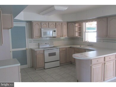 30 Plumstead Rd, Sewell, NJ 08080 - photo 2