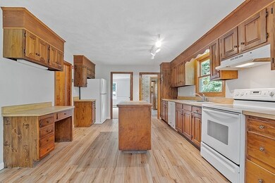 340 Foster St, North Andover, MA 01845 - photo 3