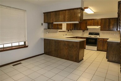 1336 NE 20th Place, Moore, OK 73160 - photo 6