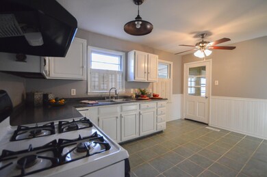 Kitchen and Dining Area (2)