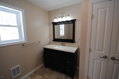 94 Lakeside Dr, Honesdale, PA 18431 - photo 4