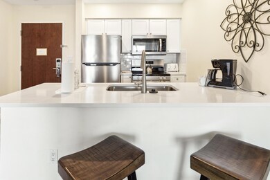 Kitchen breakfast bar