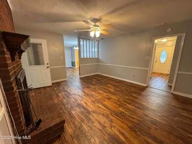 111 Old Post Ct, Jacksonville, NC 28546 - photo 5