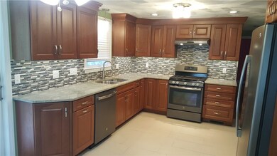 New Kitchen, Granite countertops beautiful backspl