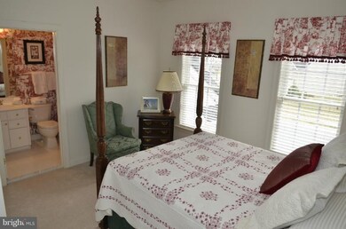 822 Queens Park Dr, Owings Mills, MD 21117 - photo 4