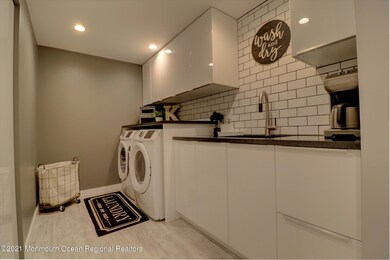 28-Laundry Room