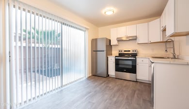 2950 N Alvernon-7