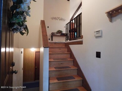 2431 Overlook Ln, Pocono Pines, PA 18350 - photo 4