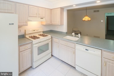 406B Ralston Dr unit 406B, Mount Laurel, NJ 08054 - photo 6