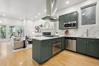 906 N Hermitage Ave unit 2, Chicago, IL 60622 - photo 4