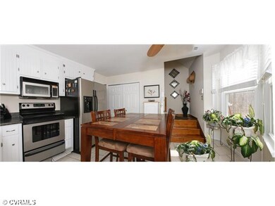 Kitchen - Large, bright and airy - and the stainle