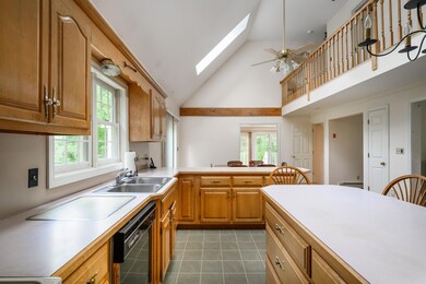 8 Chestnut Ln, York, ME 03909 - photo 4