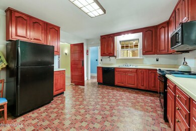 35 Silver St, Great Barrington, MA 01230 - photo 7