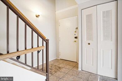425 Christopher Ave unit 21, Gaithersburg, MD 20879 - photo 5