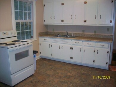 866 Greenville St, Pendleton, SC 29670 - photo 3