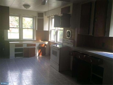 555 S Cape May Ave, Egg Harbor City, NJ 08215 - photo 2