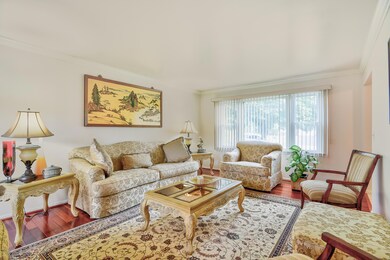 006_Living Room