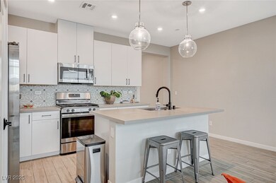 9276 Desert Pearl Ave, Las Vegas, NV 89148 - photo 3