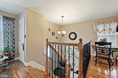 2116 Sunbriar Ln, Gwynn Oak, MD 21207 - photo 4