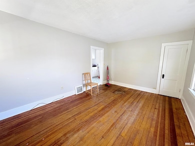 2212 39th St, Rock Island, IL 61201 - photo 3