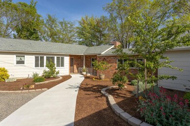 2175 W Hillside Dr, Central Point, OR 97502 - photo 2