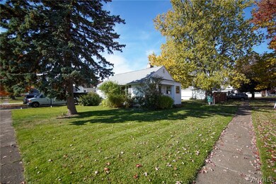 220 Oelkers St, North Tonawanda, NY 14120 - photo 4