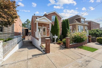 1514 Bayview Ave unit 1518, Bronx, NY 10465 - photo 2